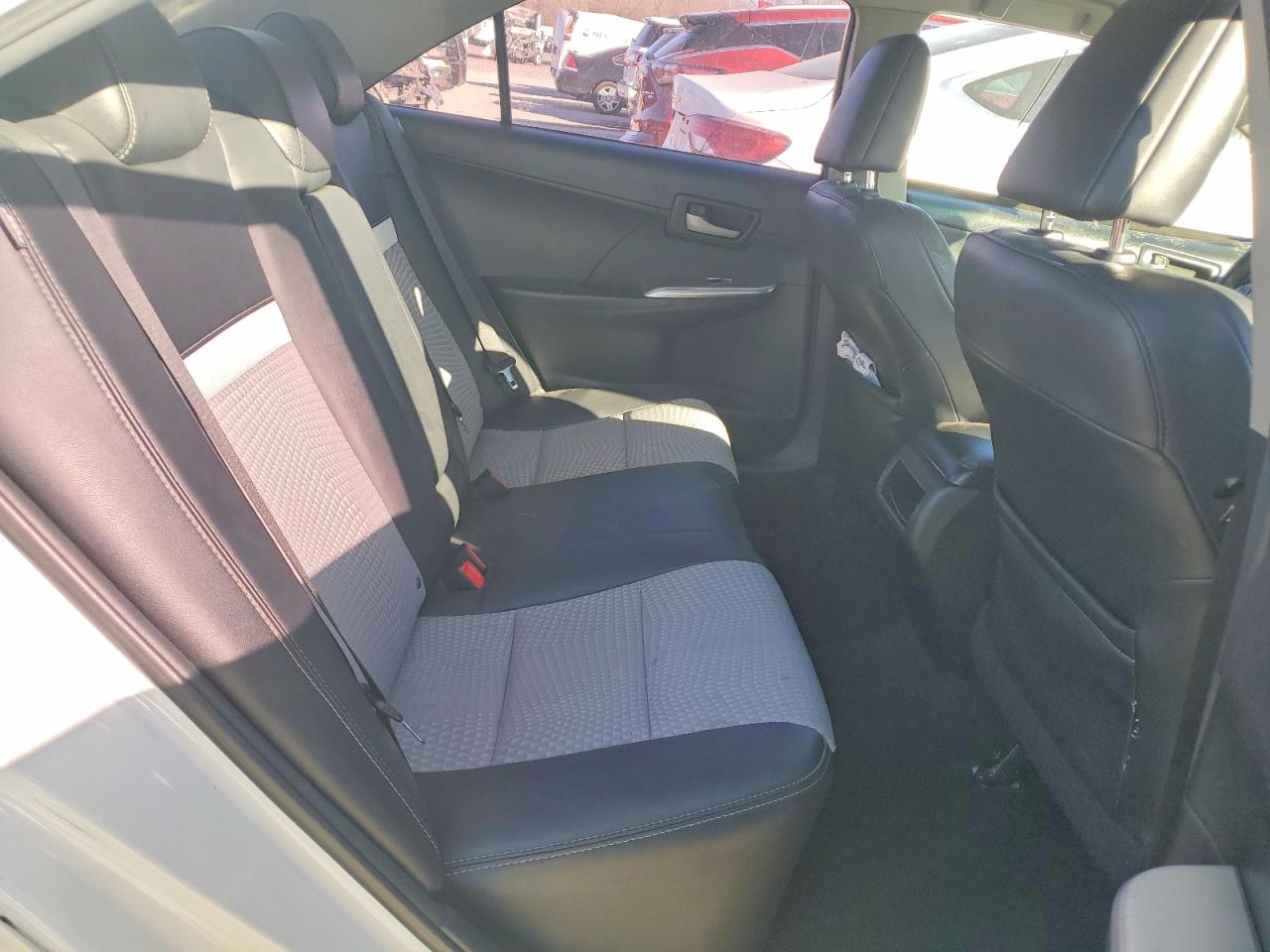 2014 TOYOTA CAMRY SE photo 10