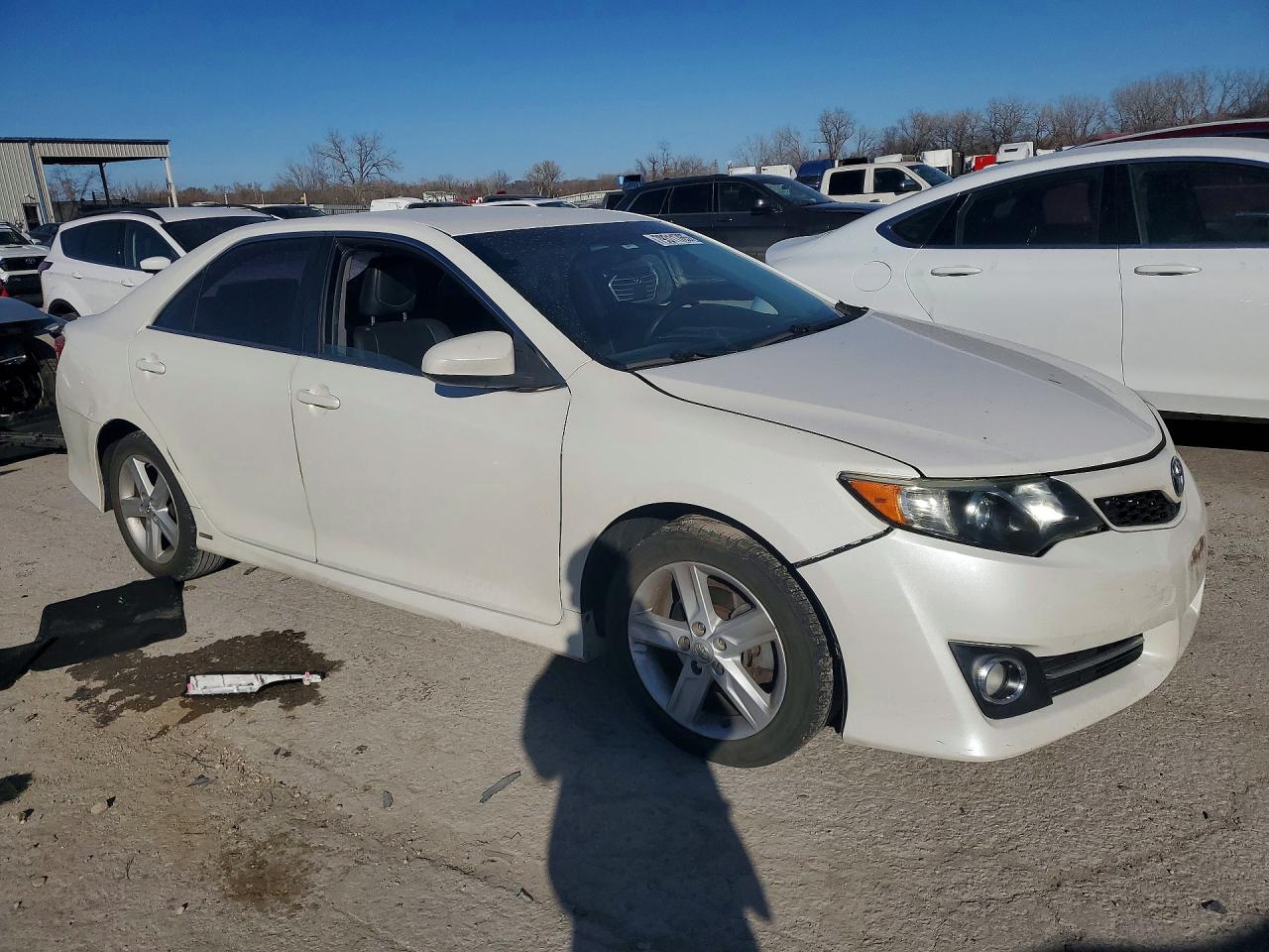2014 TOYOTA CAMRY SE photo 4