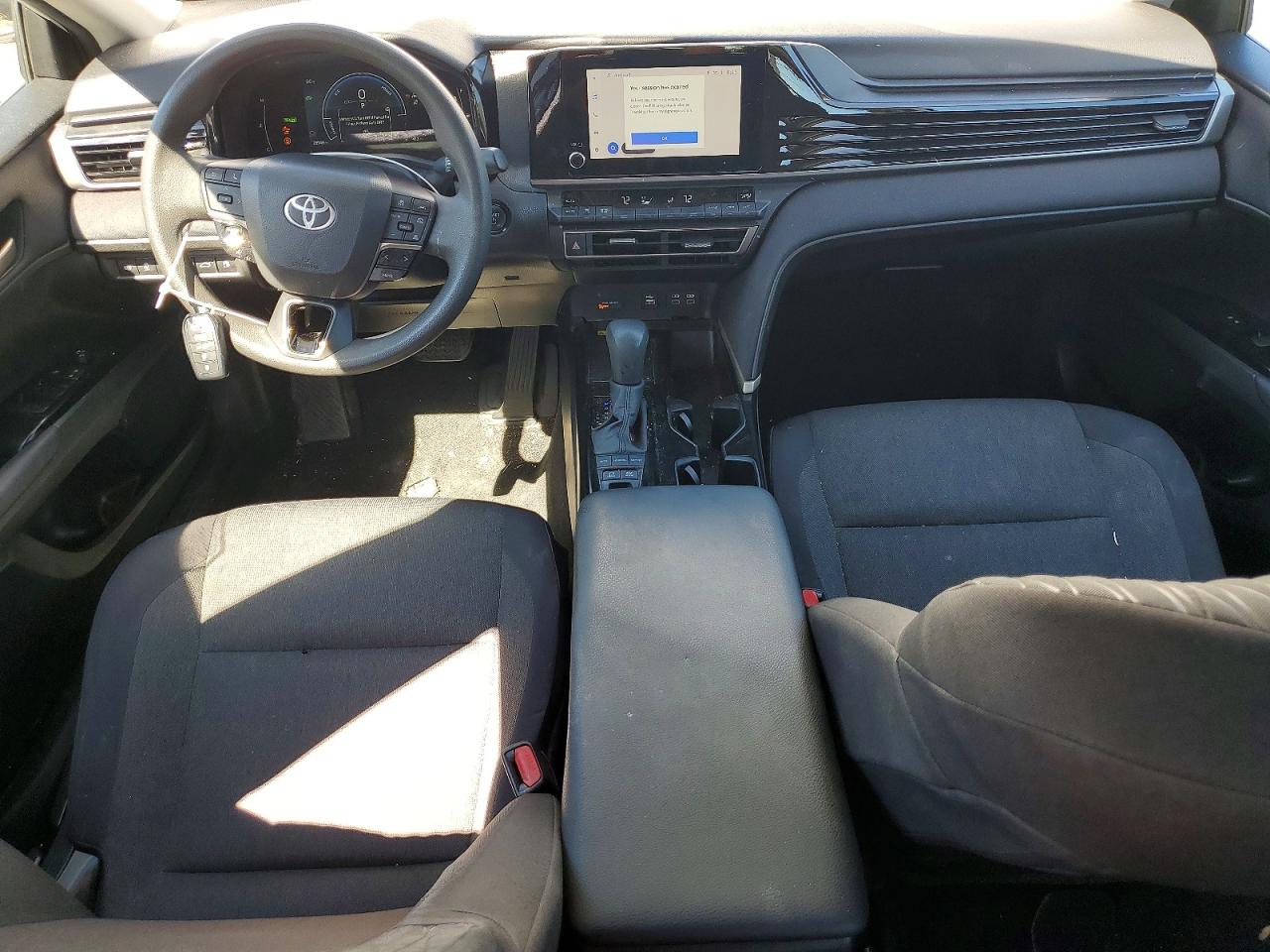 2025 TOYOTA CAMRY LE photo 22