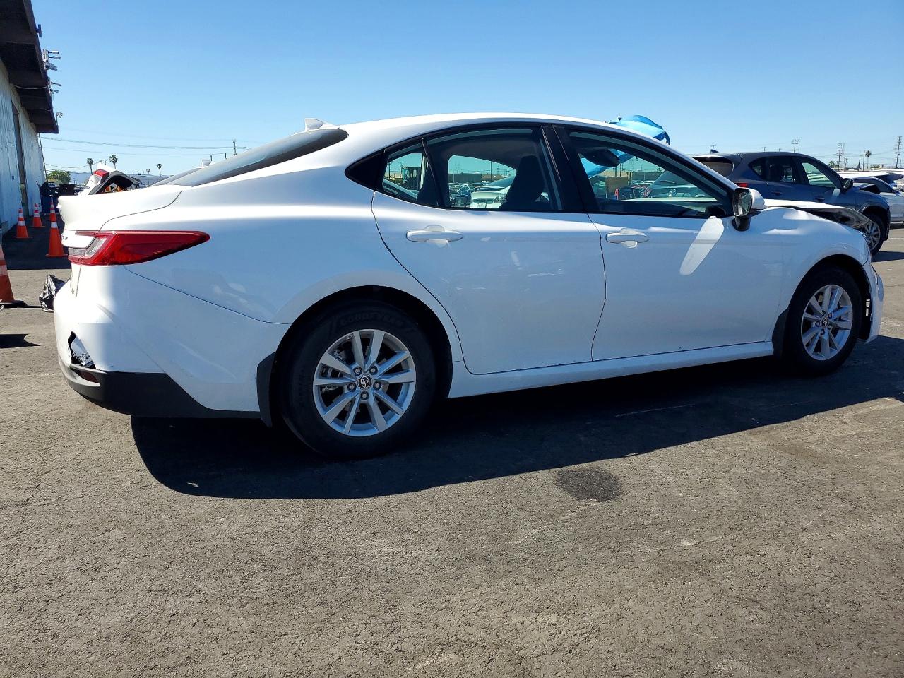 2025 TOYOTA CAMRY LE photo 7