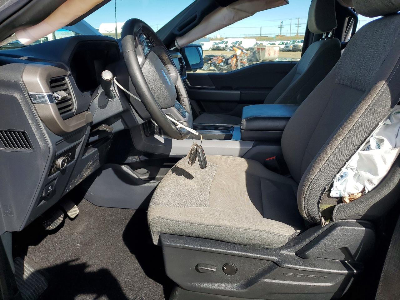 2024 FORD F150 XLT photo 13