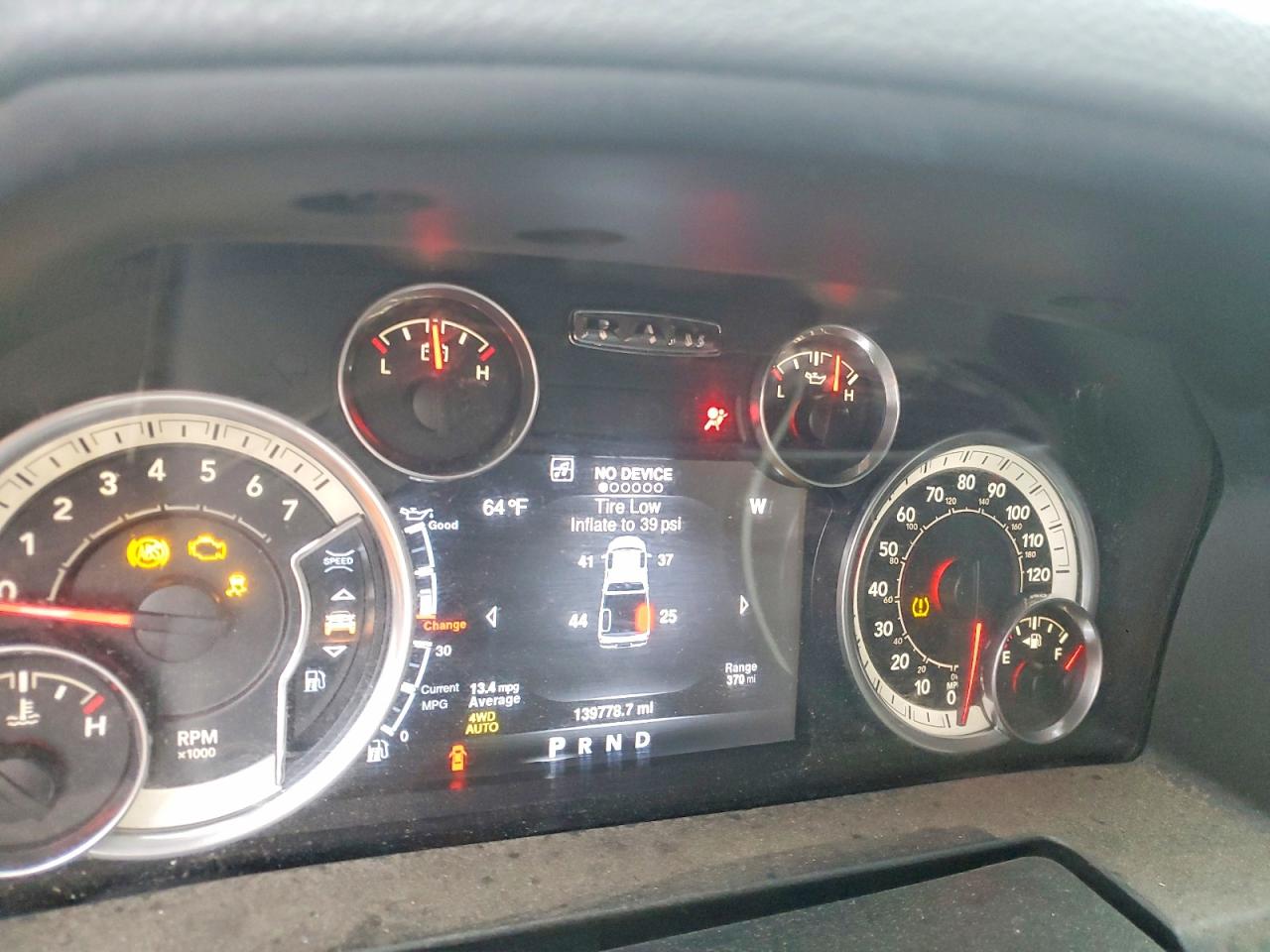 2016 RAM 1500 SLT photo 25