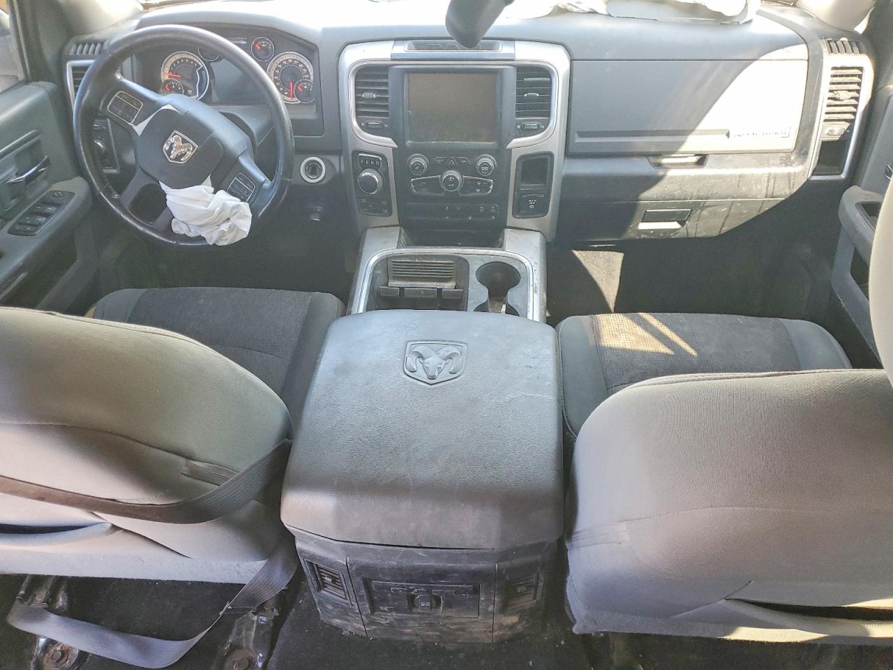 2016 RAM 1500 SLT photo 22