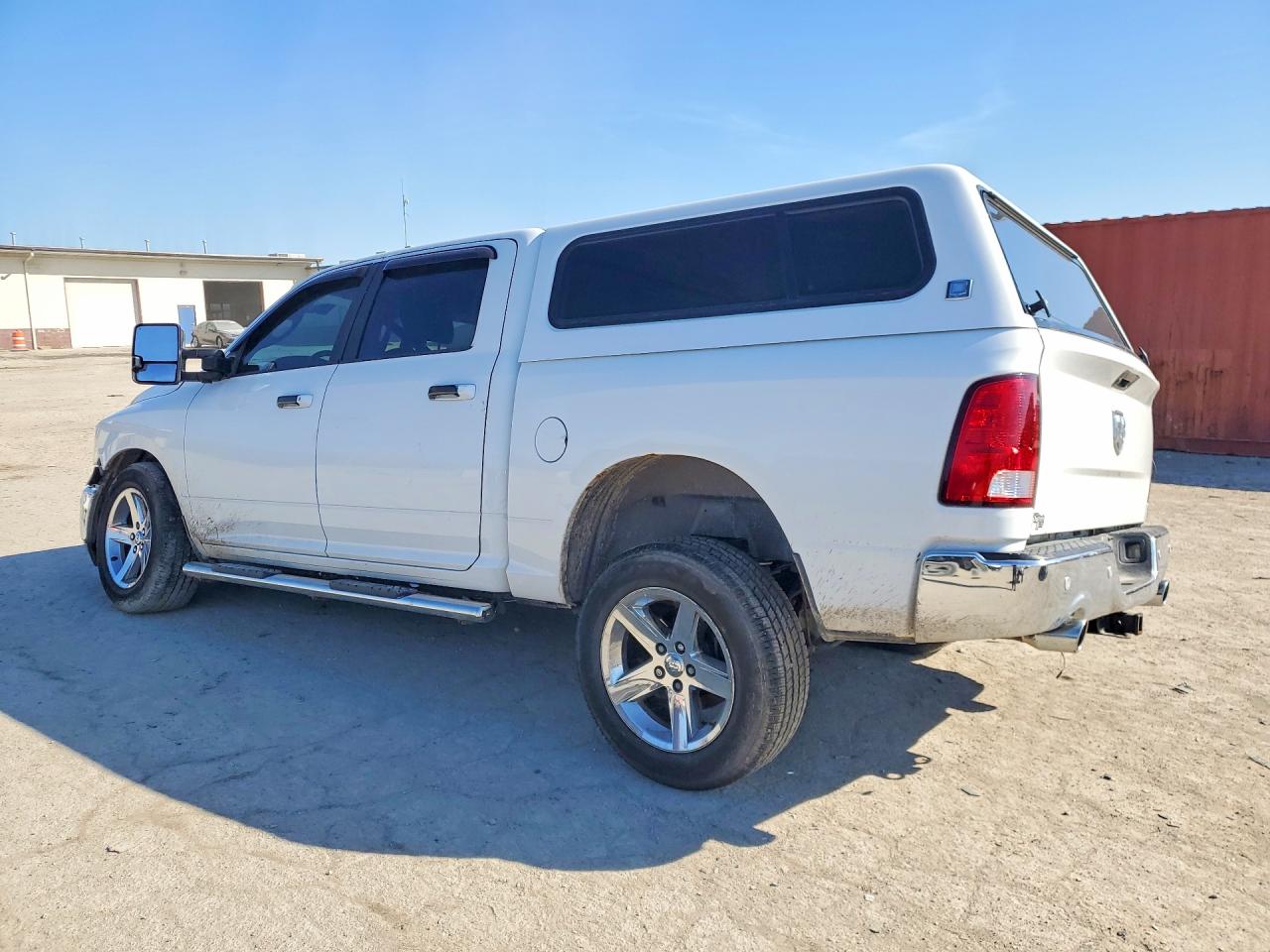 2016 RAM 1500 SLT photo 4