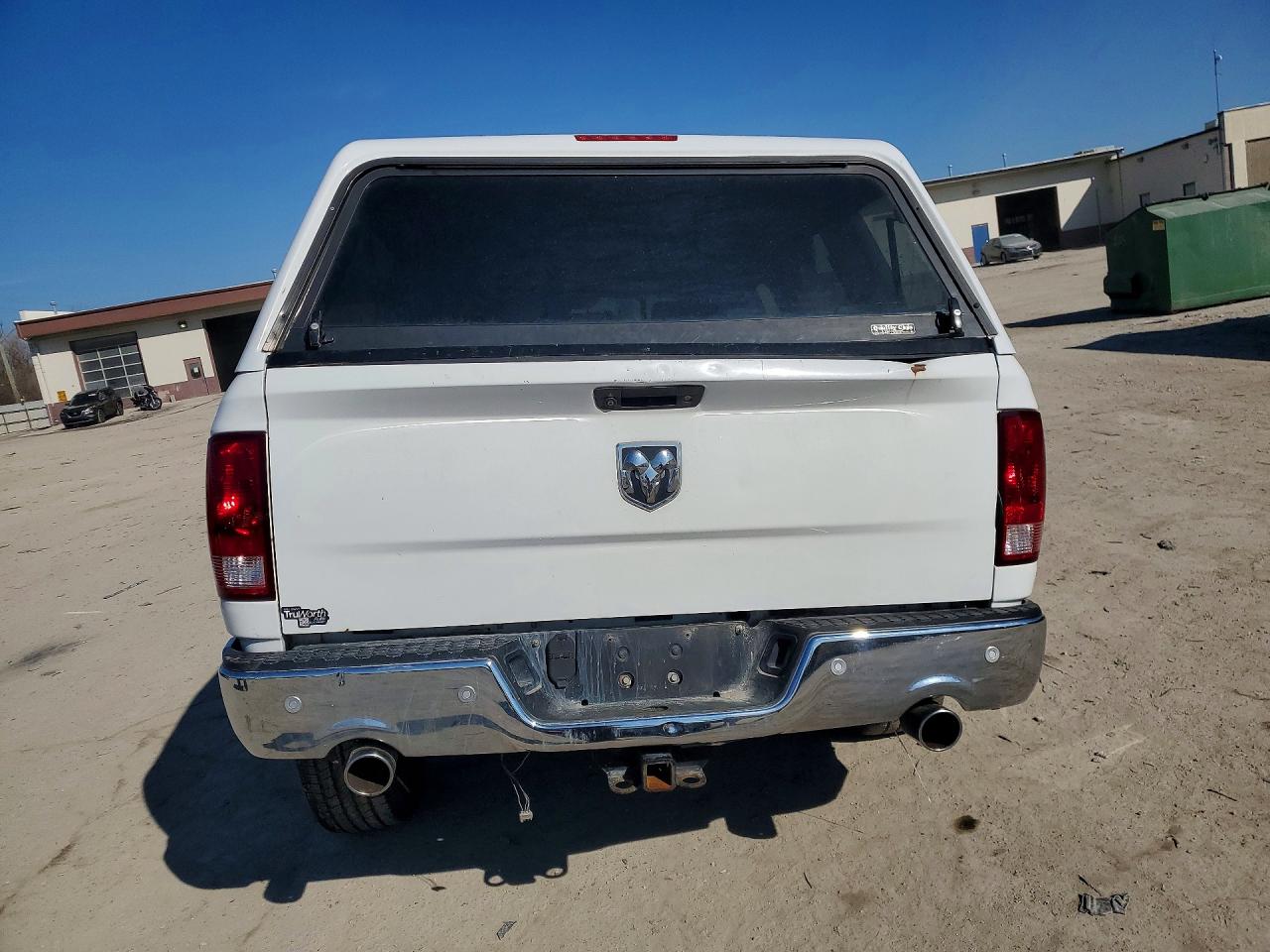 2016 RAM 1500 SLT photo 16