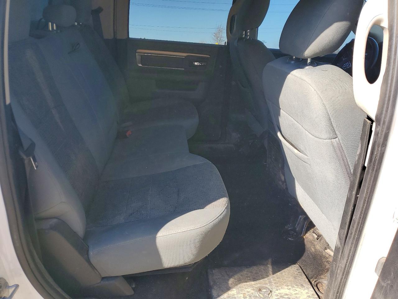 2016 RAM 1500 SLT photo 28