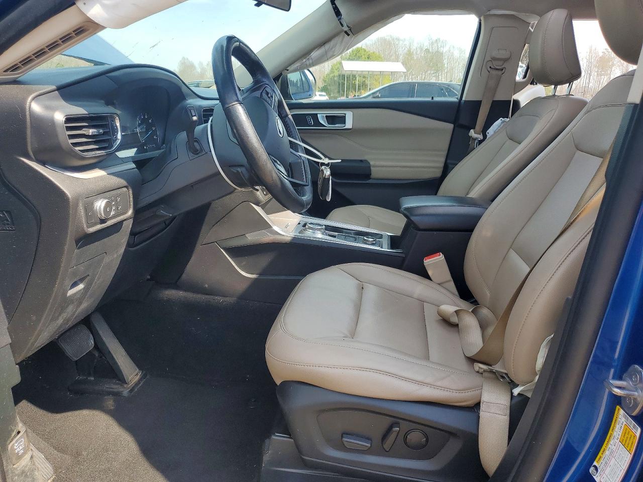 2020 FORD EXPLORER XLT photo 19