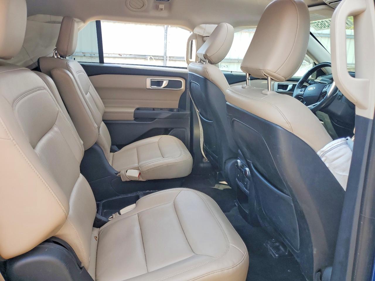 2020 FORD EXPLORER XLT photo 31