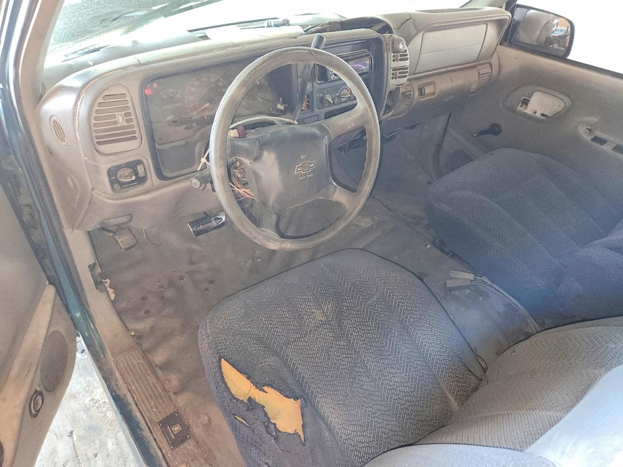 1998 CHEV GMT-400 C1500 photo 15