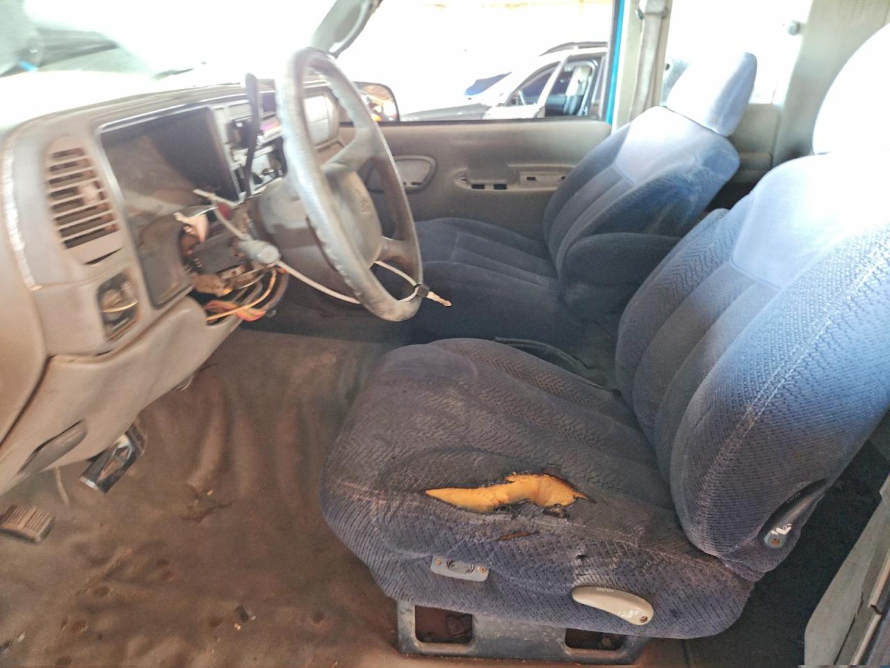 1998 CHEV GMT-400 C1500 photo 13