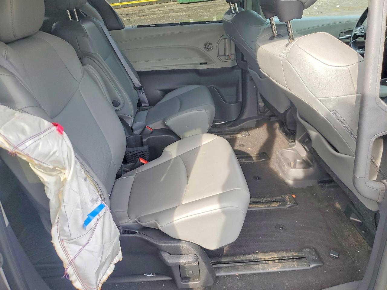 2022 TOYOTA SIENNA XLE 7-PASSENGER photo 21