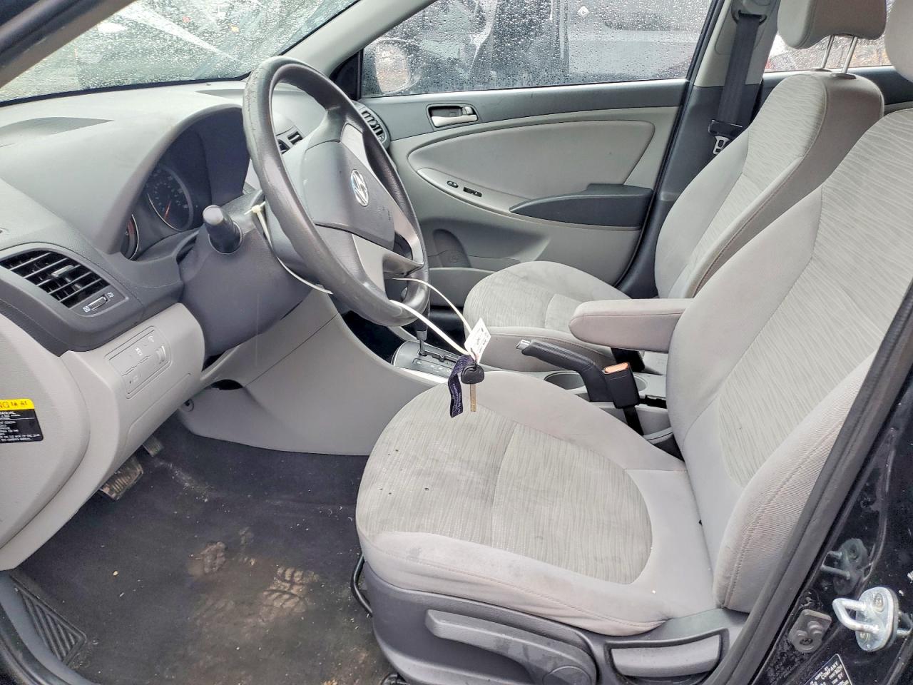 2017 HYUNDAI ACCENT SE photo 7
