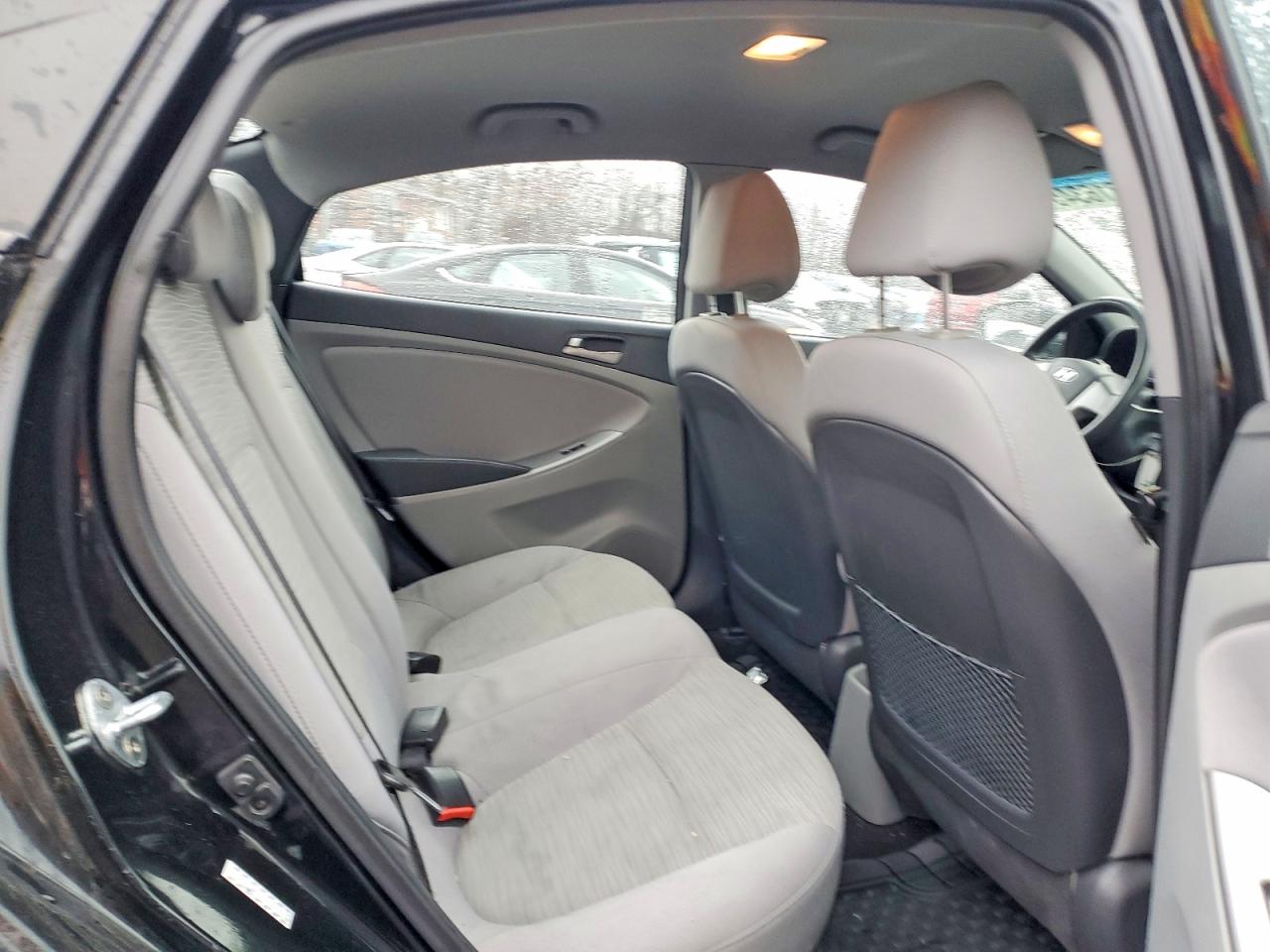 2017 HYUNDAI ACCENT SE photo 10