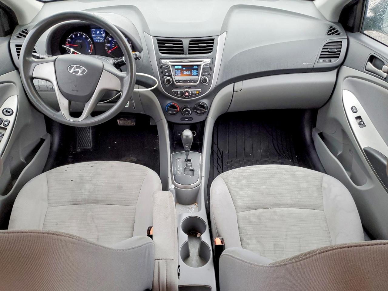 2017 HYUNDAI ACCENT SE photo 8