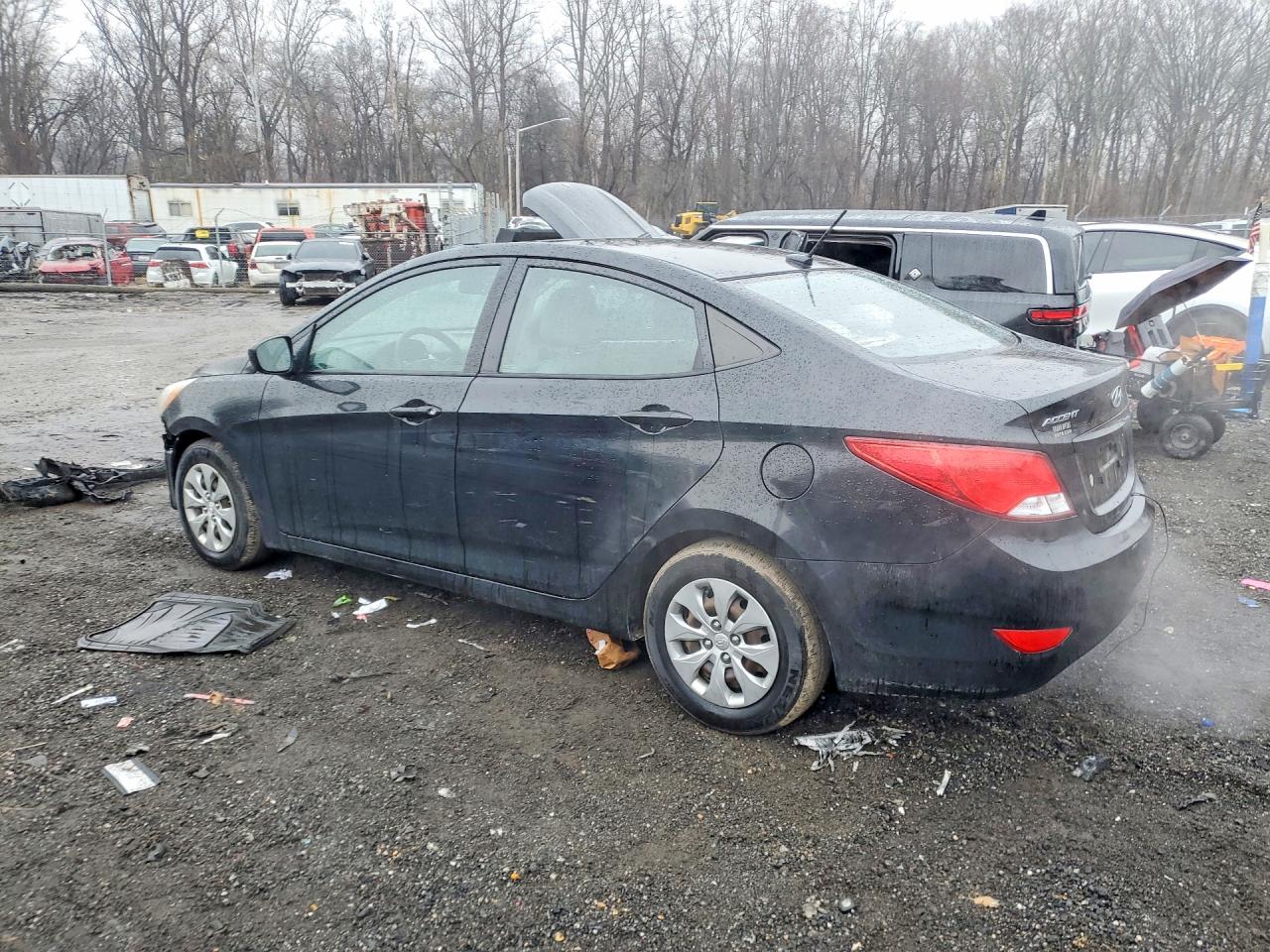 2017 HYUNDAI ACCENT SE photo 2