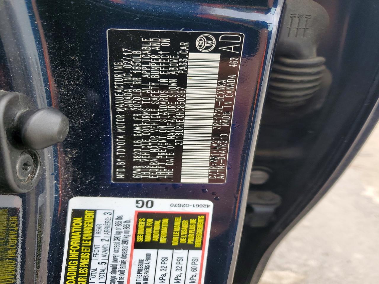 2017 TOYOTA COROLLA XLE photo 12