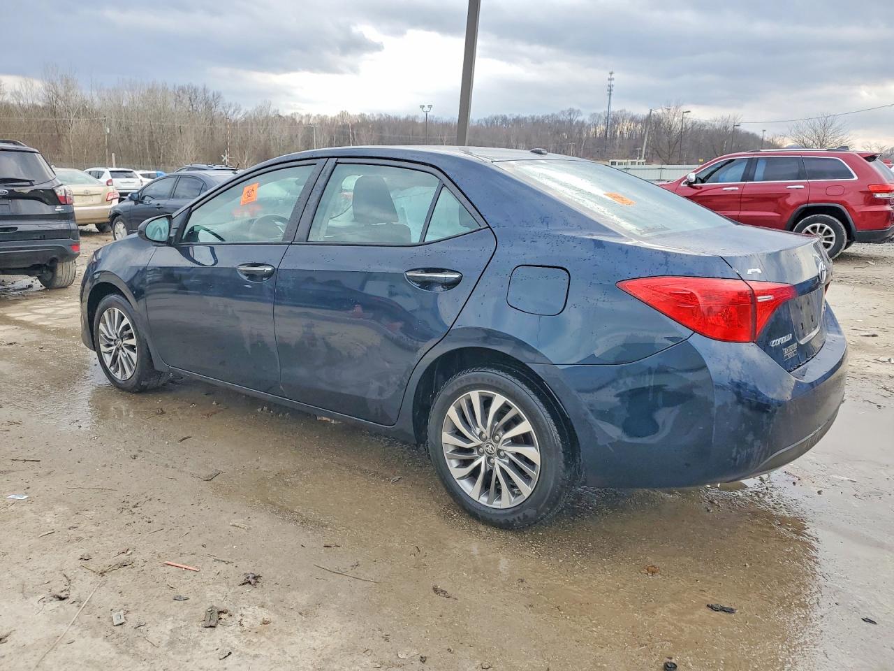 2017 TOYOTA COROLLA XLE photo 2