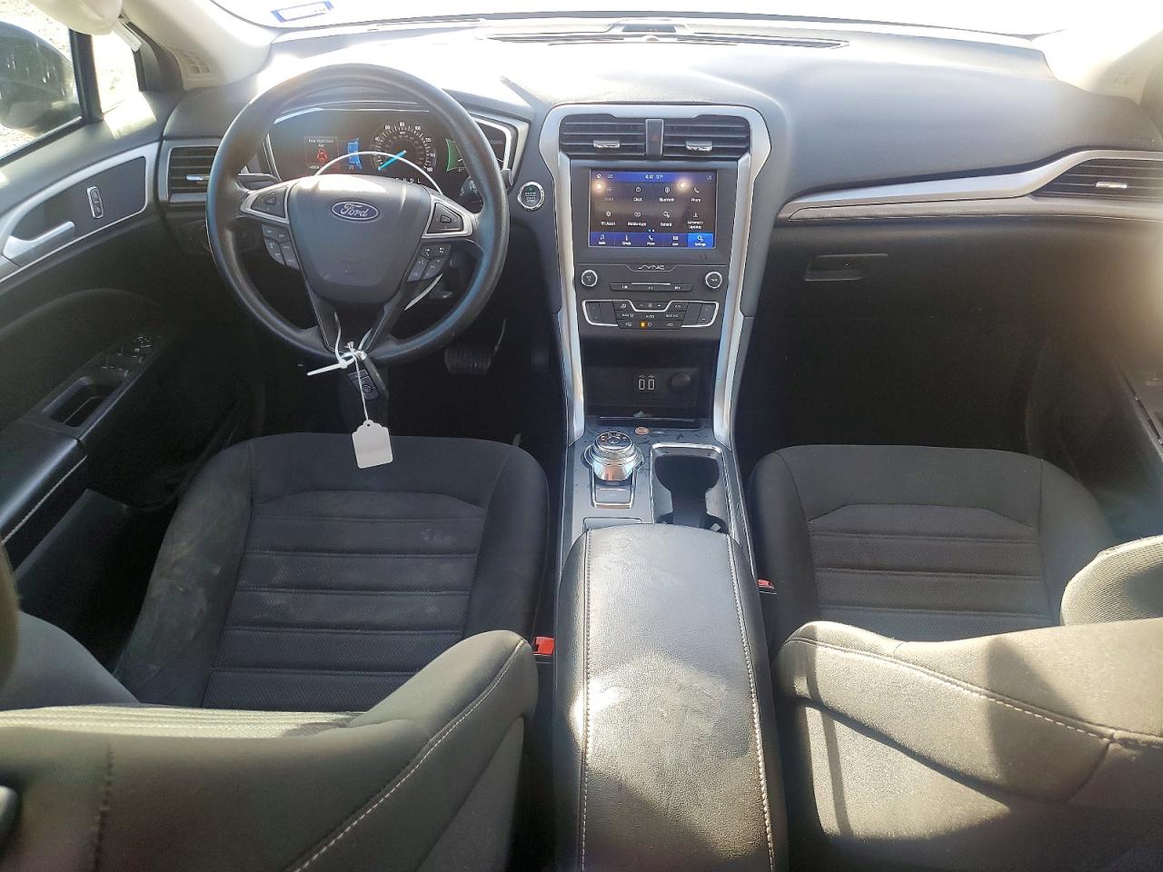 2020 FORD FUSION SE photo 8