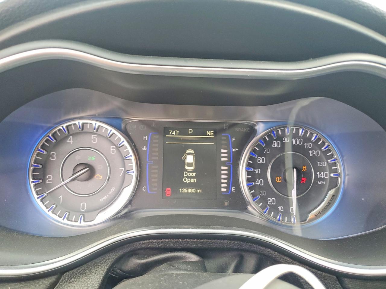 2015 CHRYSLER 200 LIMITED photo 17