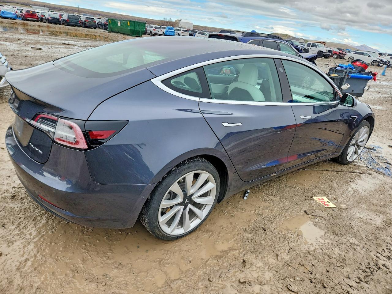 2018 TESLA MODEL 3 photo 5