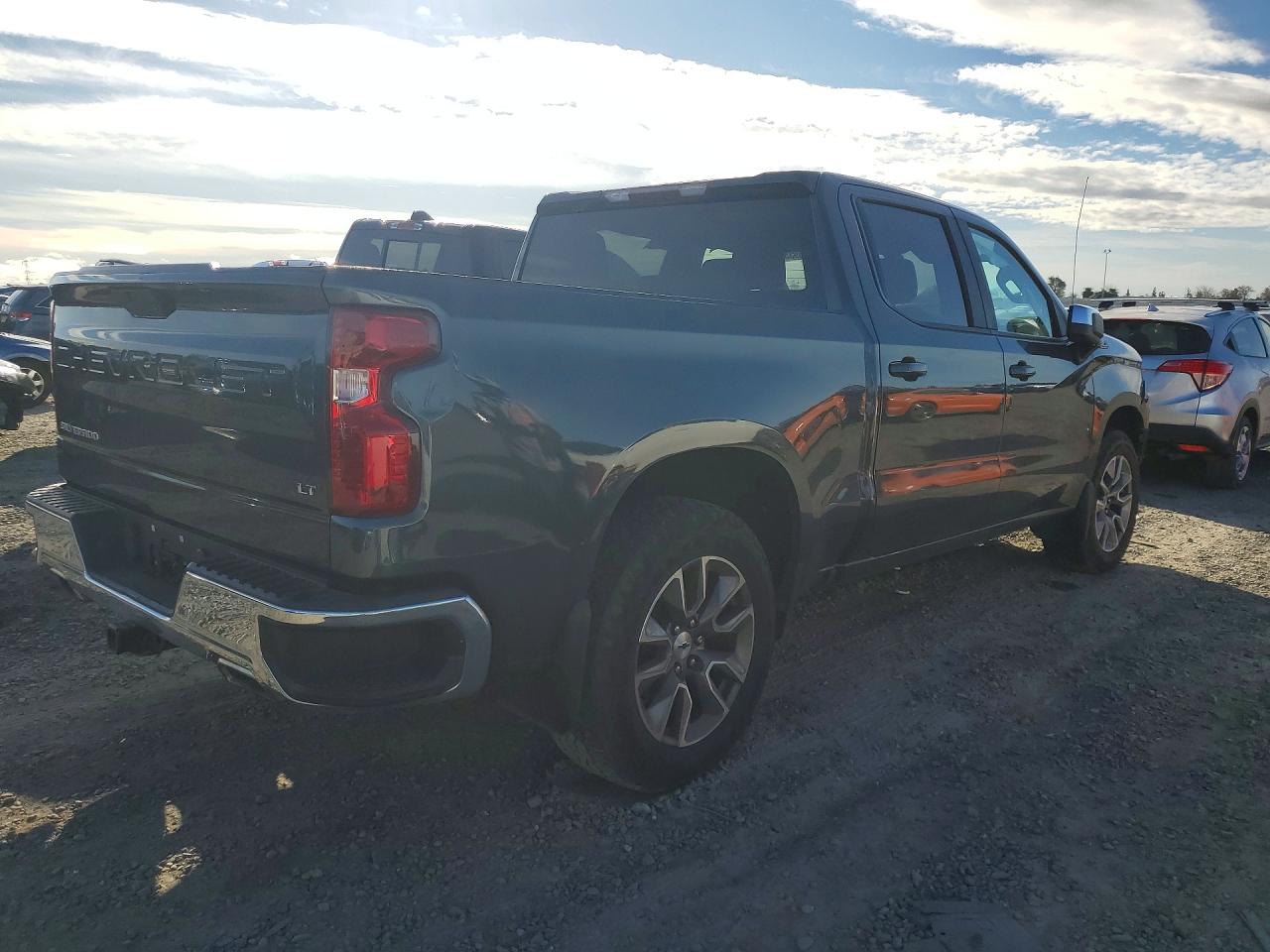 2019 CHEVROLET SILVERADO K1500 LT photo 3