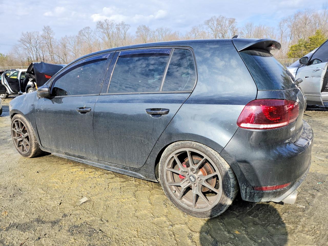 2013 VOLKSWAGEN GTI photo 3