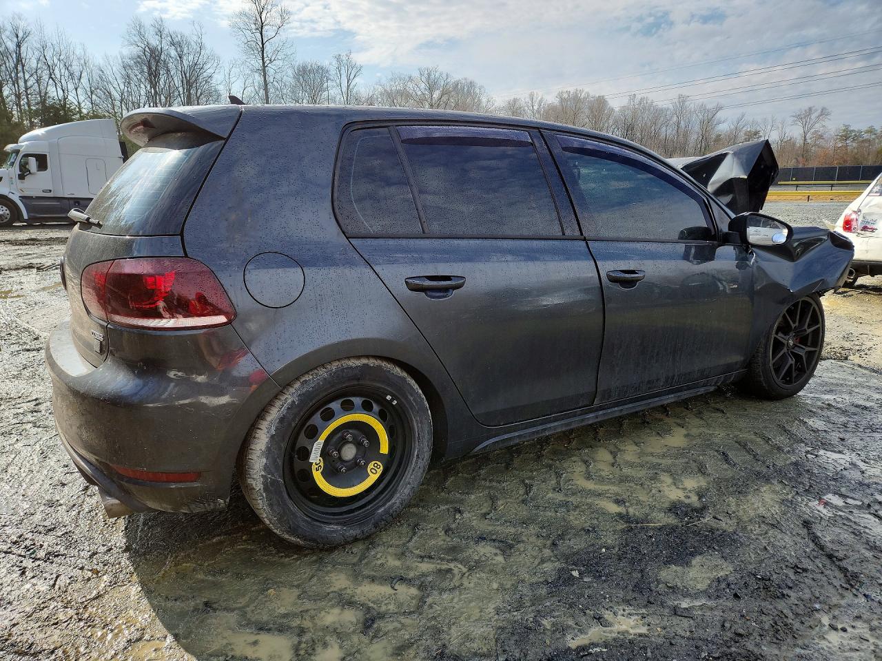 2013 VOLKSWAGEN GTI photo 5