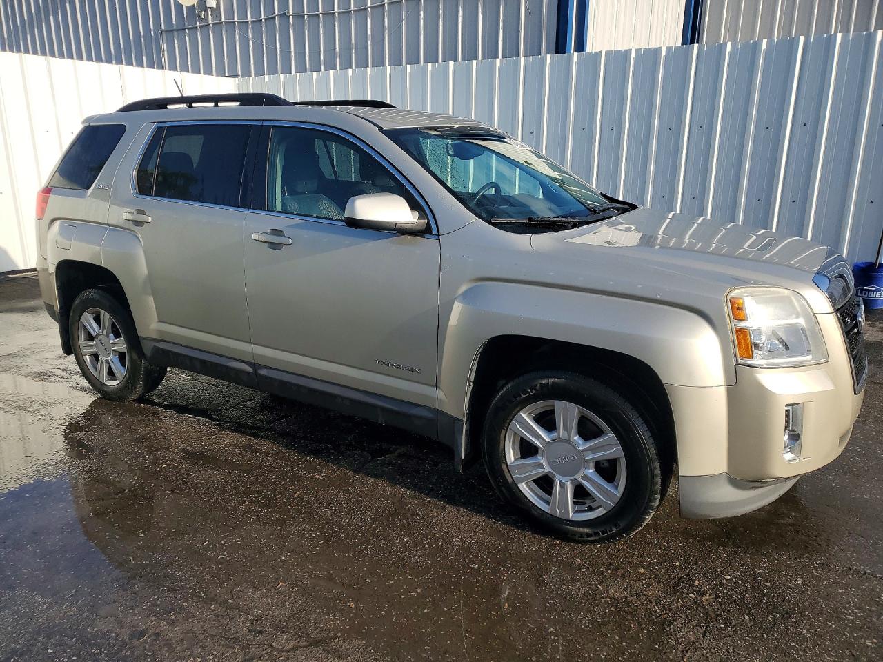 2015 GMC TERRAIN SLE photo 4