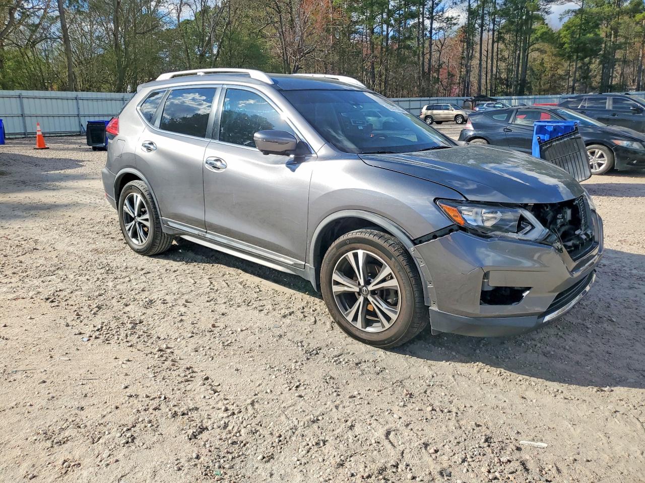 2017 NISSAN ROGUE SL photo 4