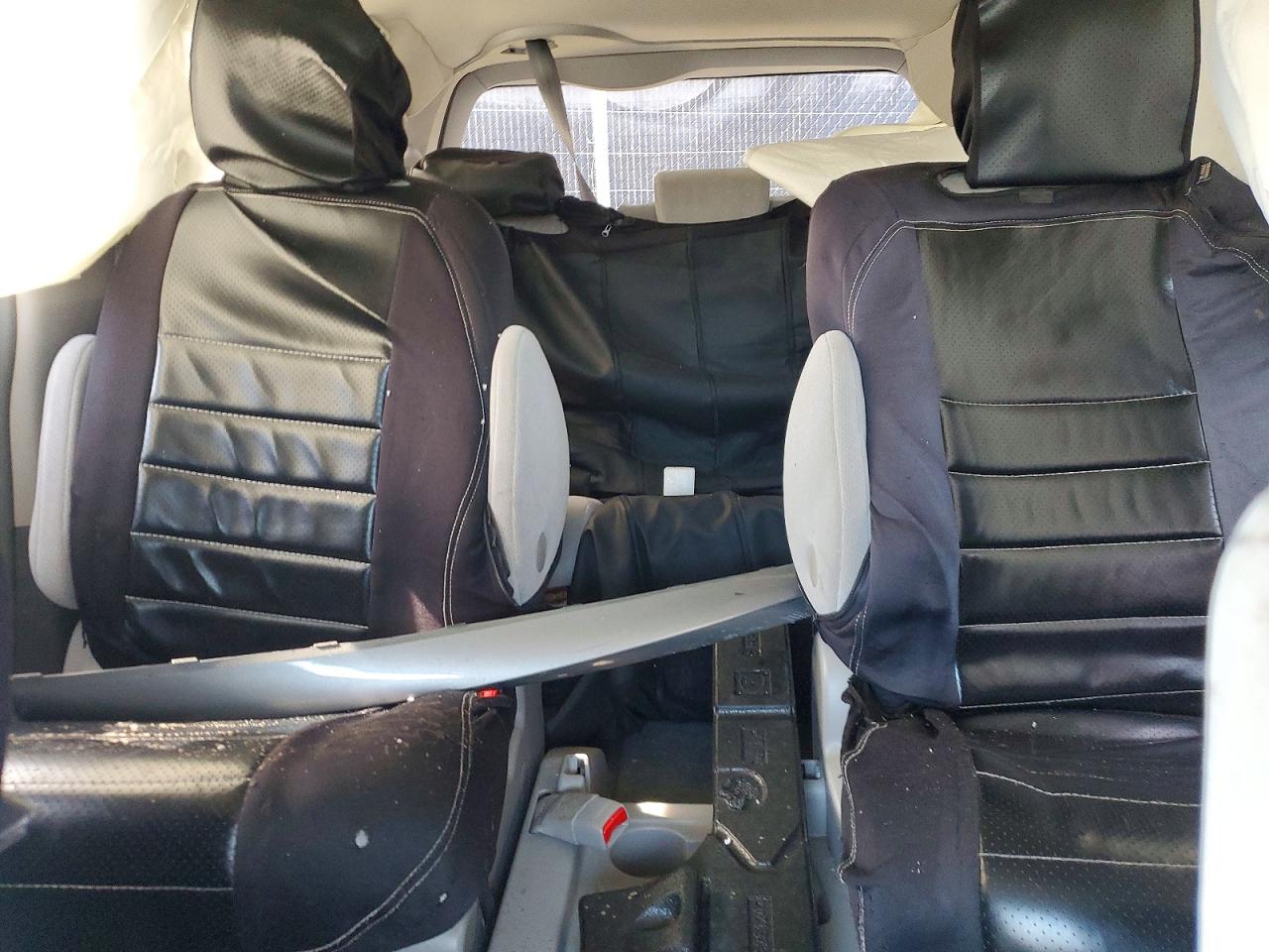 2015 TOYOTA SIENNA LE 8-PASSENGER photo 10