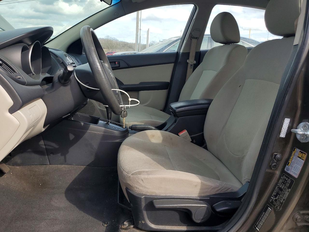 2010 KIA FORTE EX photo 7