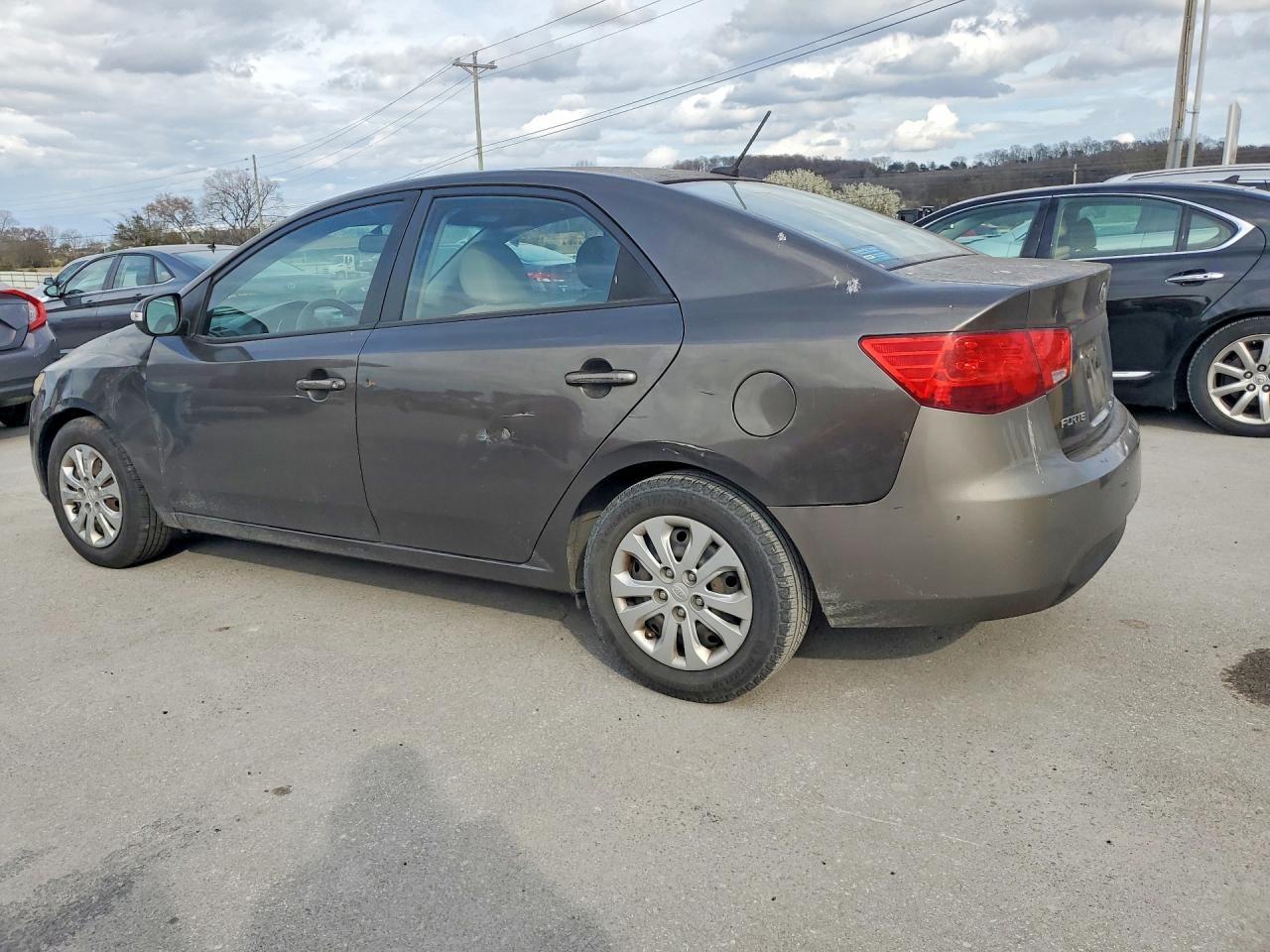 2010 KIA FORTE EX photo 2