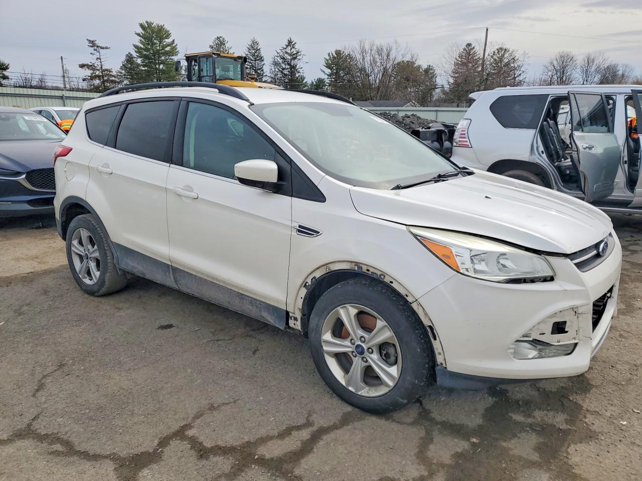 2015 FORD ESCAPE SE photo 4