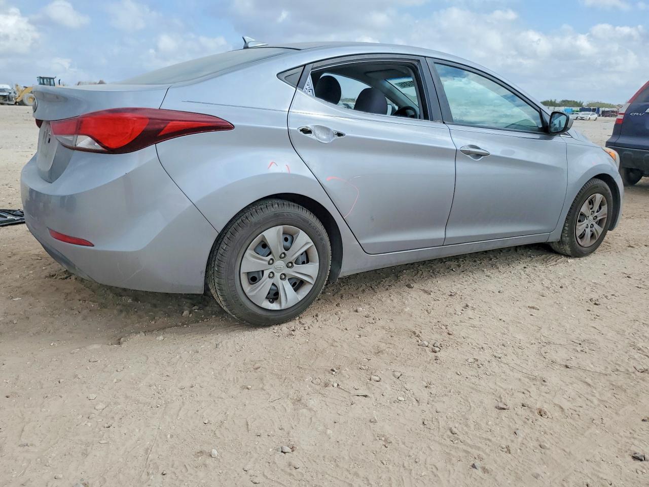2016 HYUNDAI ELANTRA SE photo 3