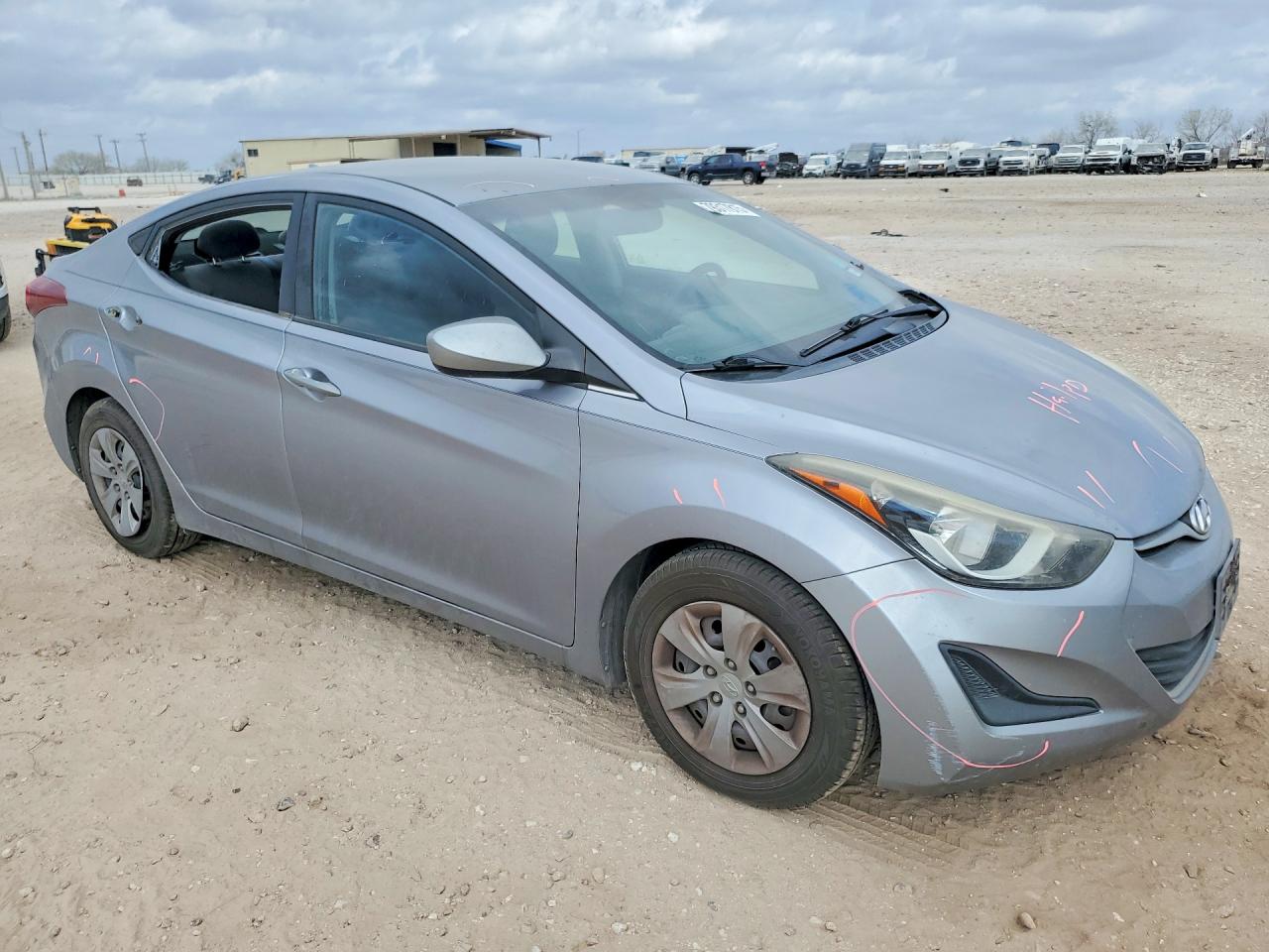 2016 HYUNDAI ELANTRA SE photo 4