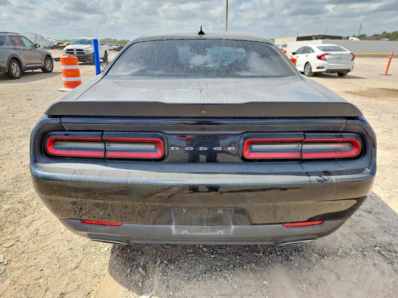 2016 DODGE CHALLENGER SXT photo 16