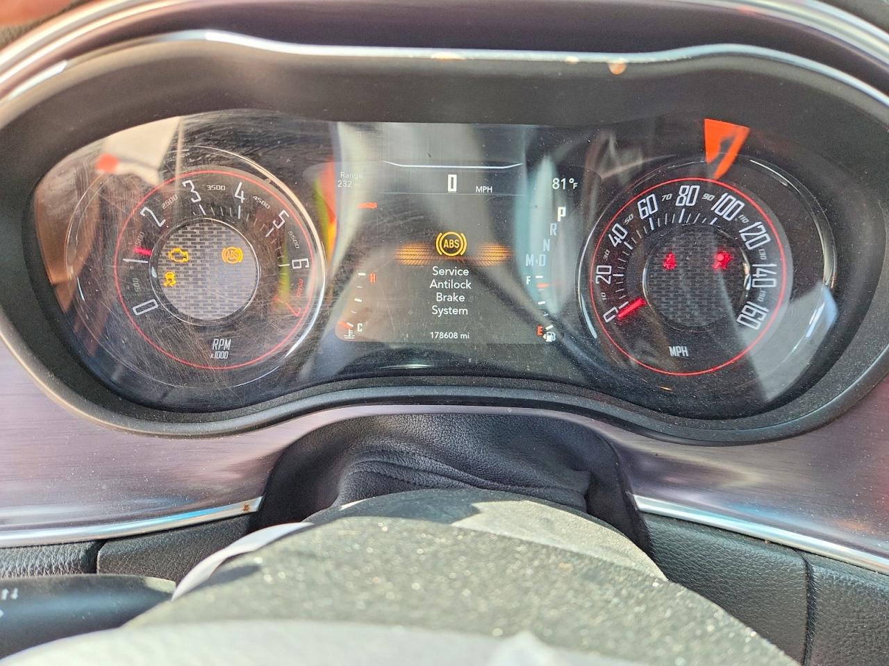 2016 DODGE CHALLENGER SXT photo 25