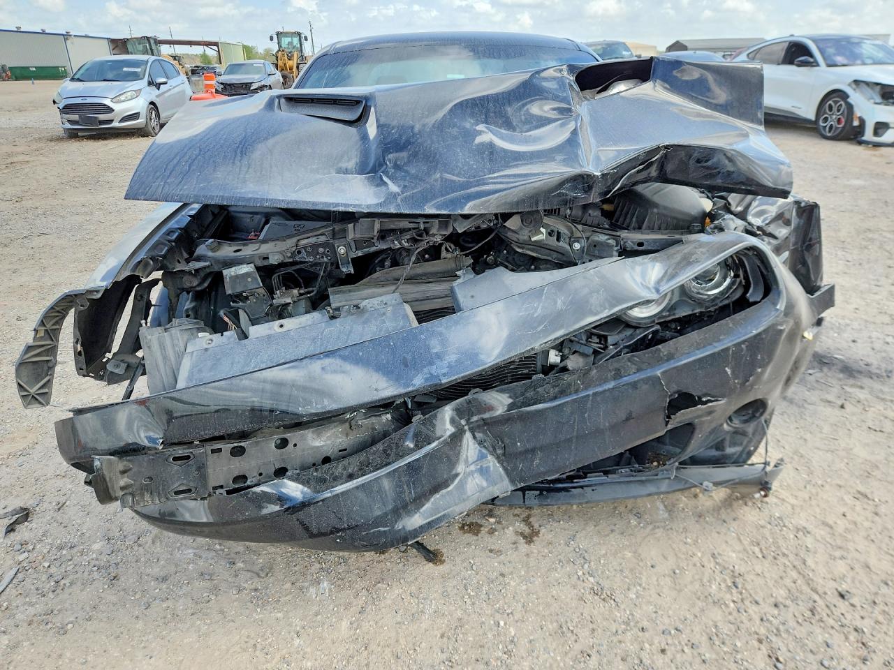 2016 DODGE CHALLENGER SXT photo 13
