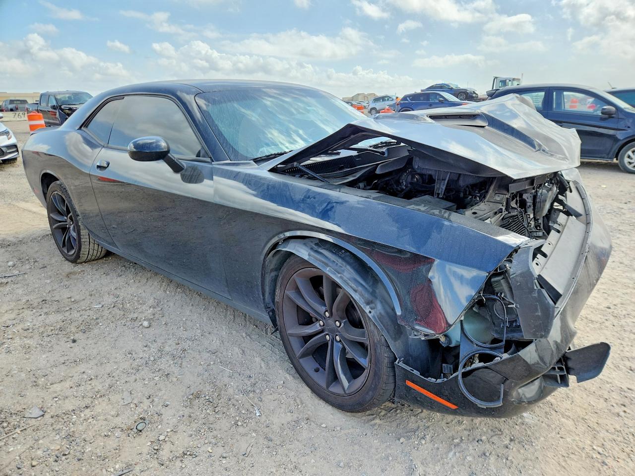 2016 DODGE CHALLENGER SXT photo 10