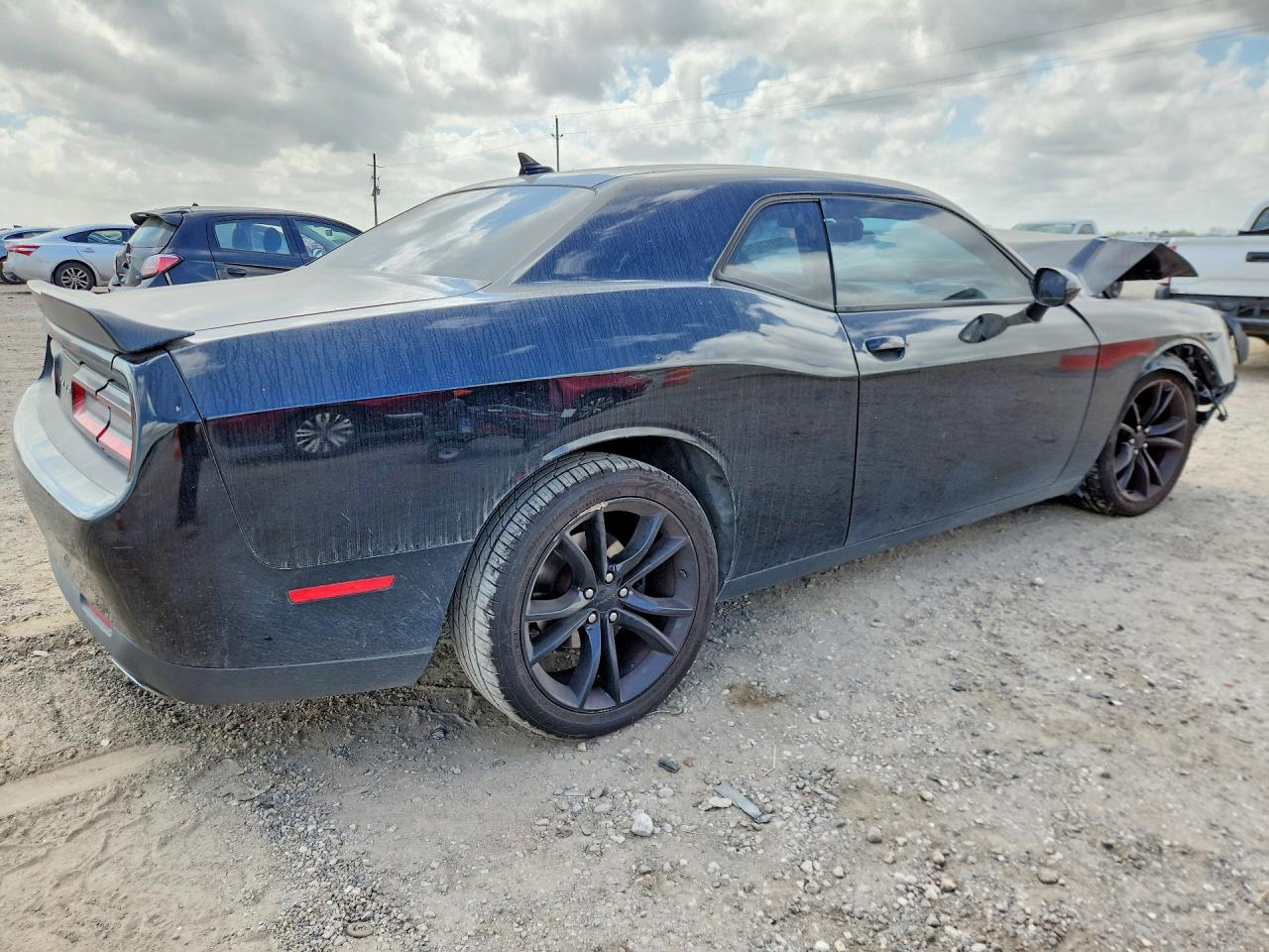 2016 DODGE CHALLENGER SXT photo 7
