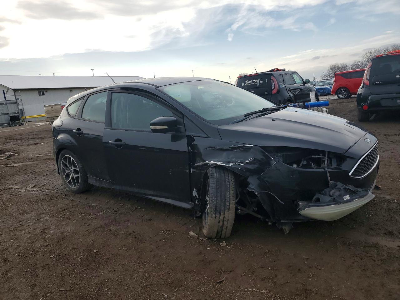 2015 FORD FOCUS SE photo 10