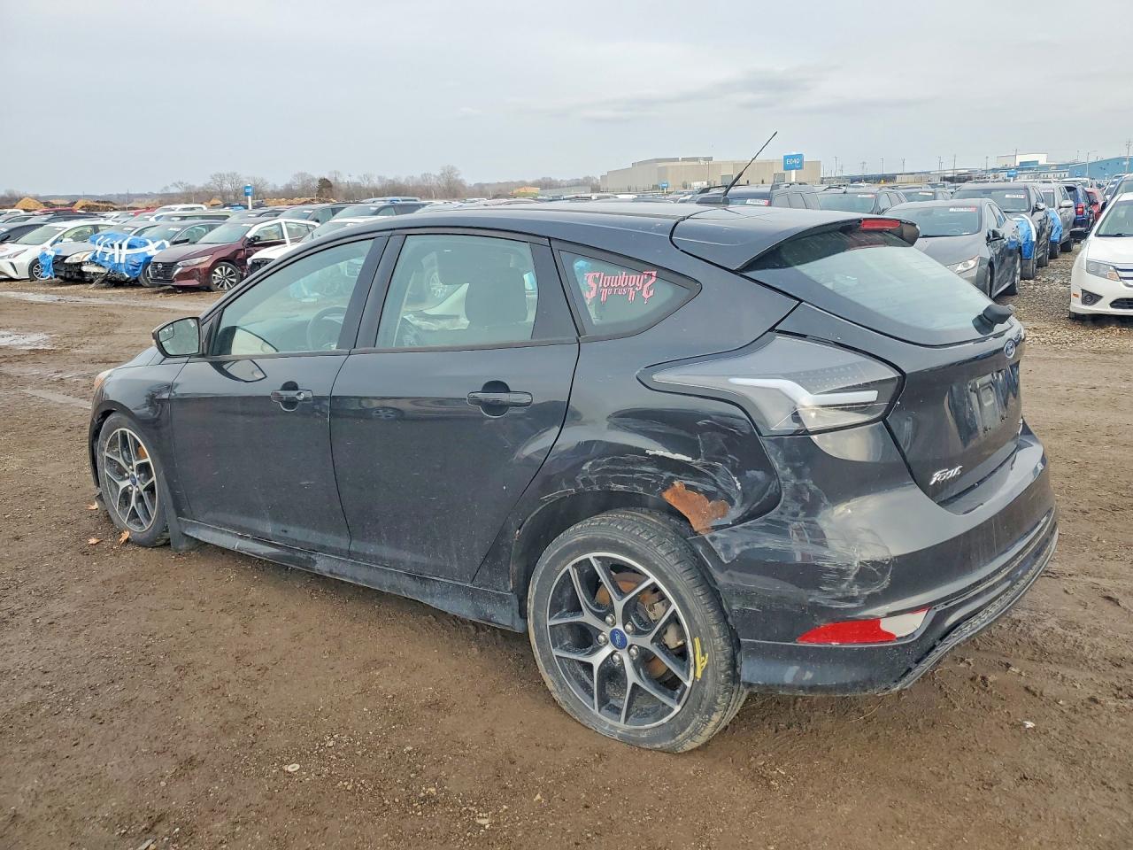2015 FORD FOCUS SE photo 4