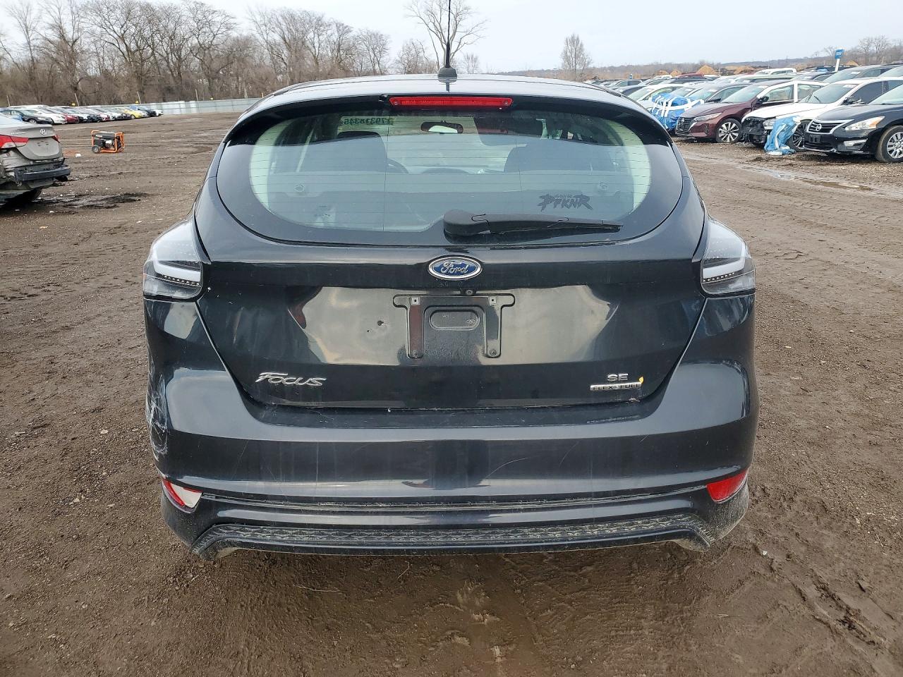 2015 FORD FOCUS SE photo 16