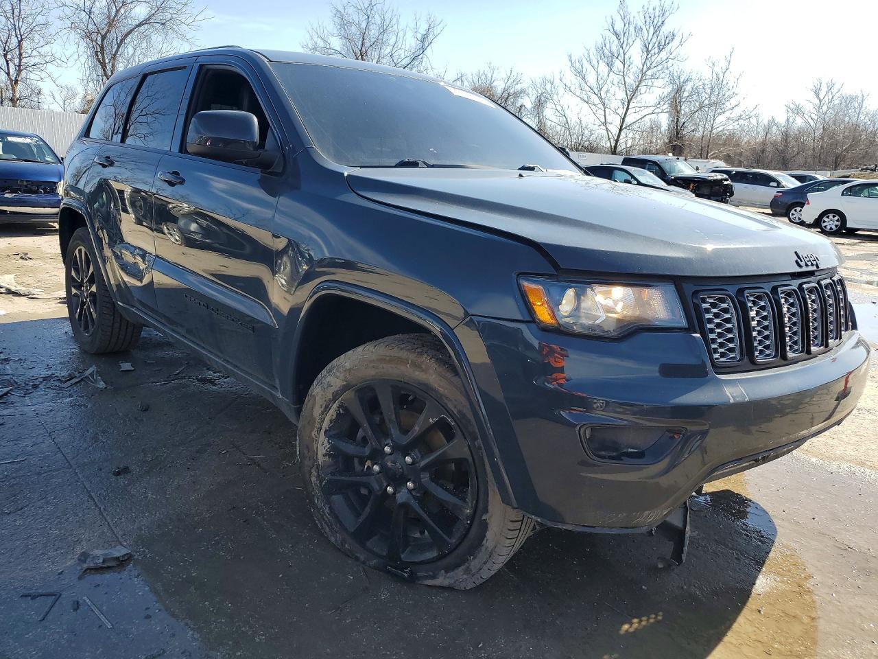 2018 JEEP GRAND CHEROKEE LAREDO photo 7