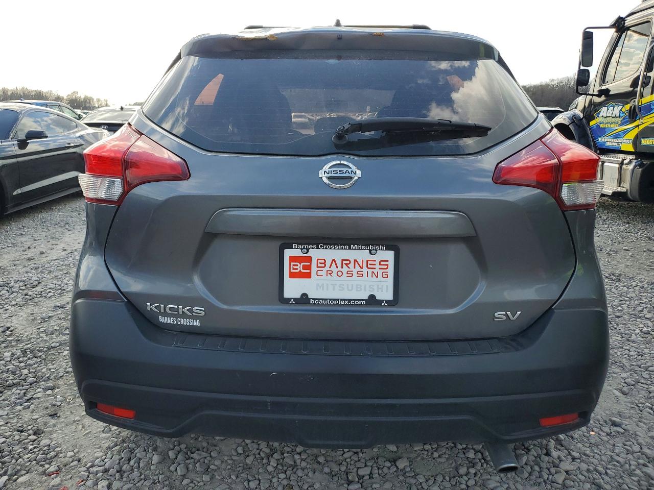 2019 NISSAN KICKS SV photo 6