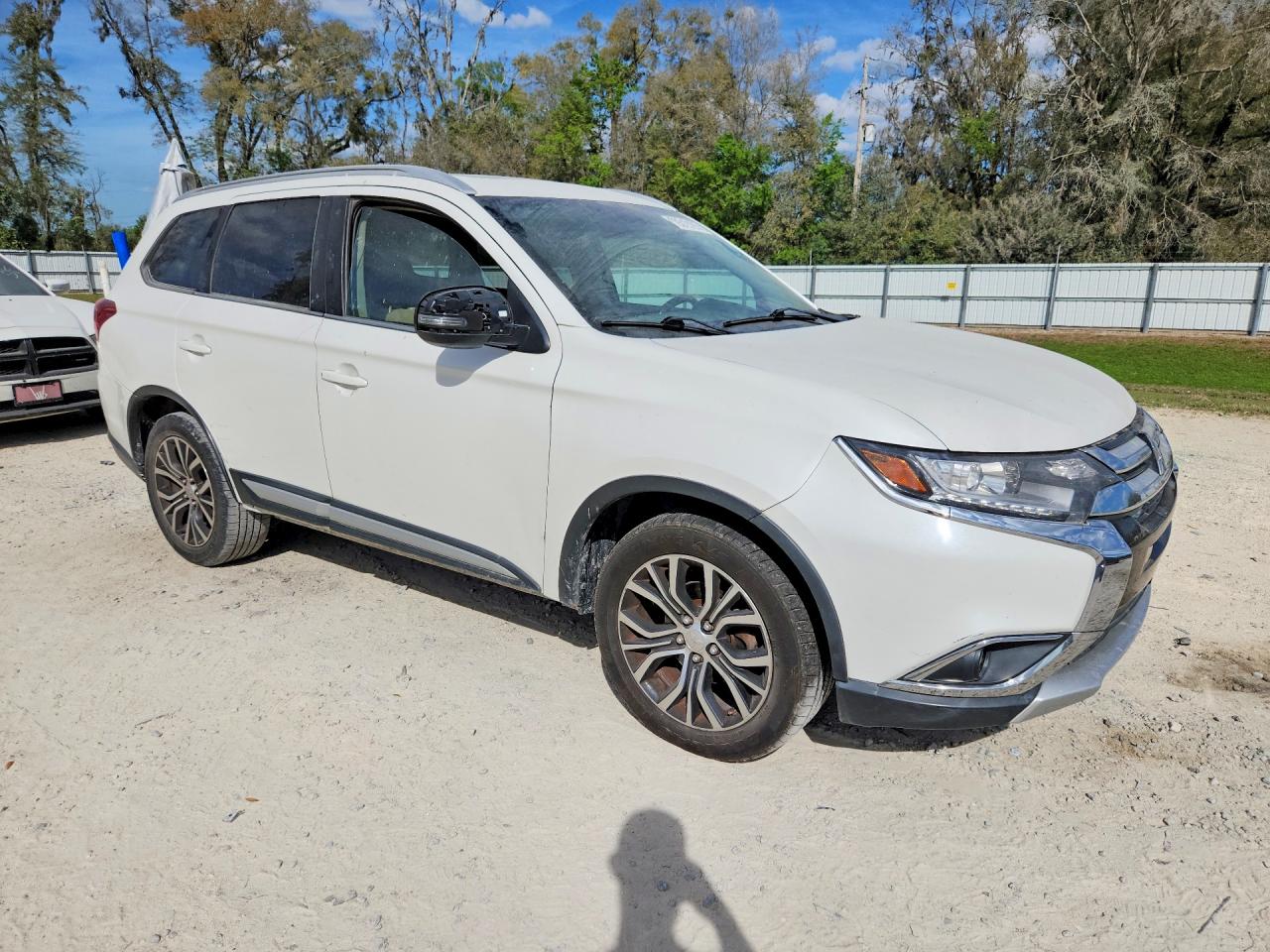 2017 MITSUBISHI OUTLANDER SE photo 7