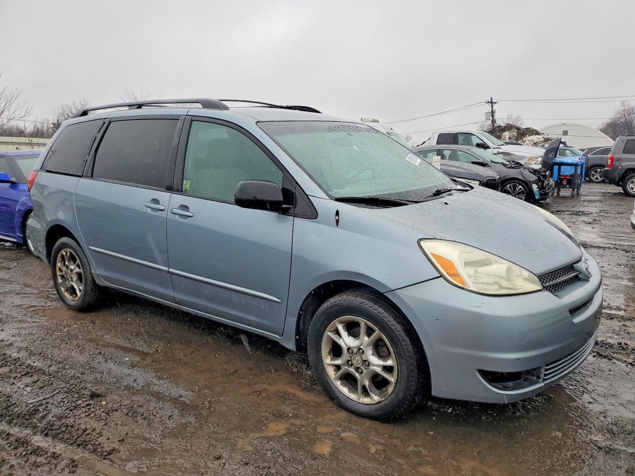 2004 TOYOTA SIENNA LE 7 PASSENGER photo 4