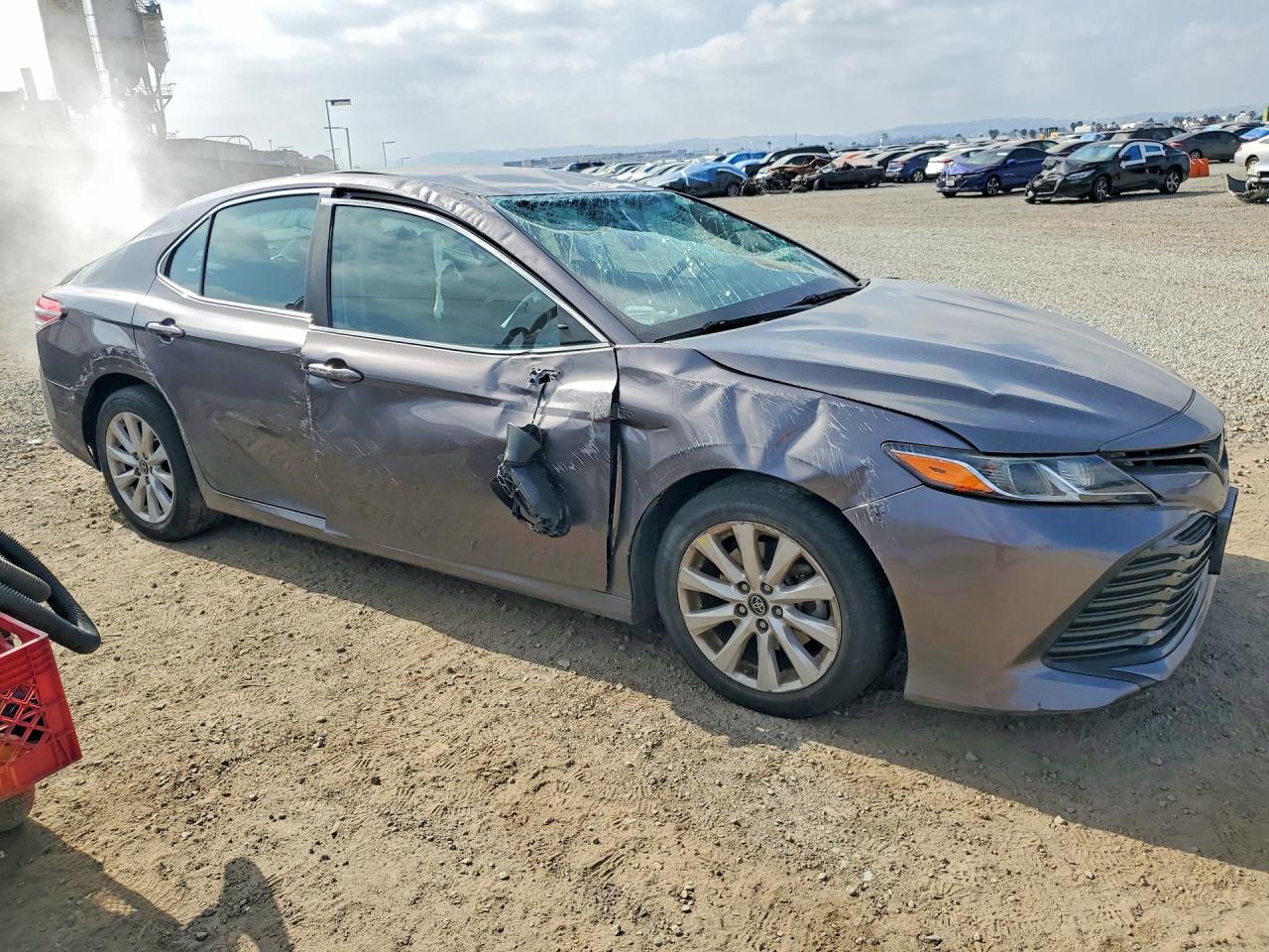2019 TOYOTA CAMRY LE photo 10