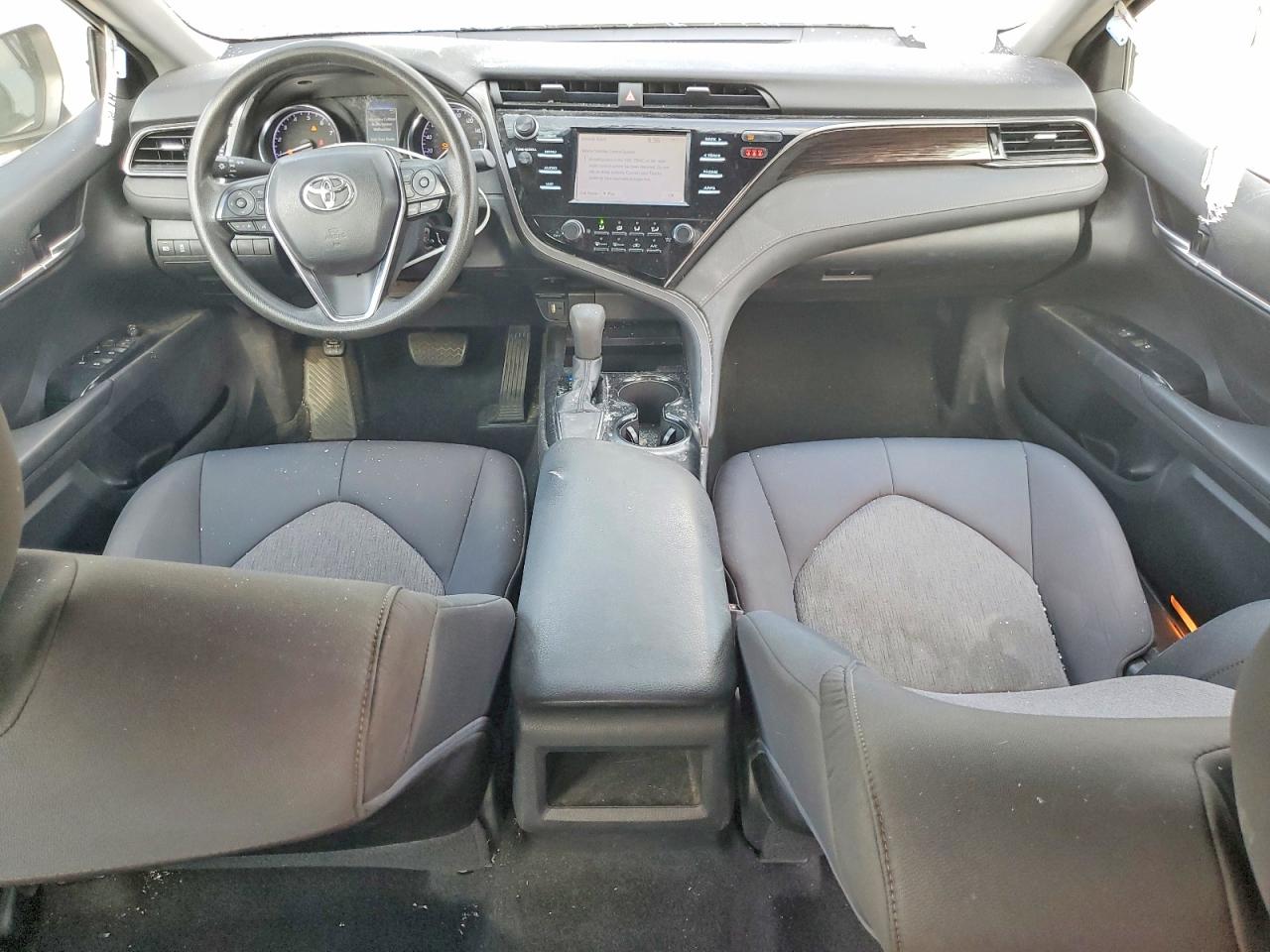 2019 TOYOTA CAMRY LE photo 22