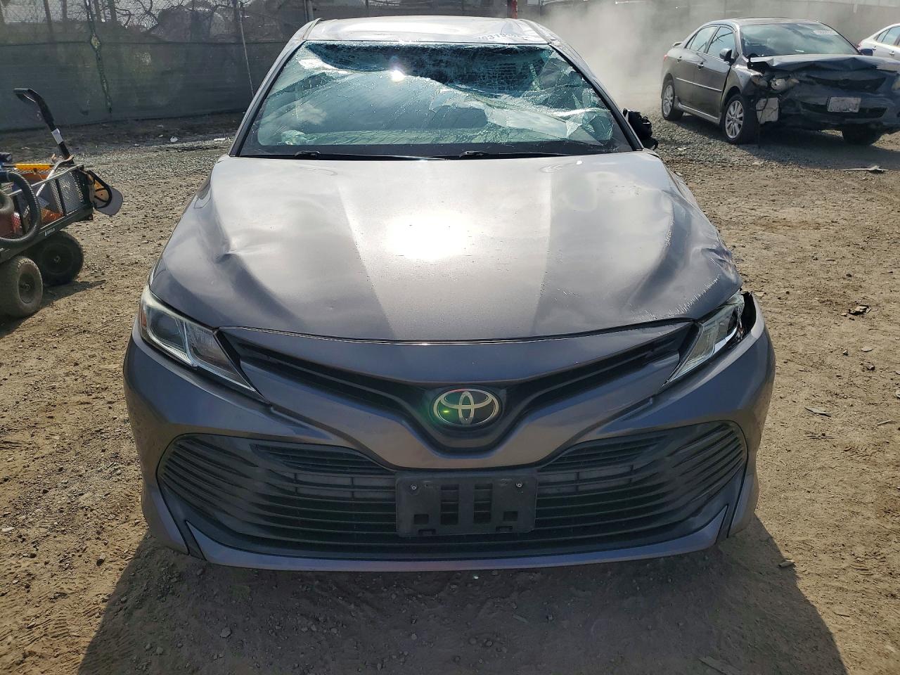 2019 TOYOTA CAMRY LE photo 13